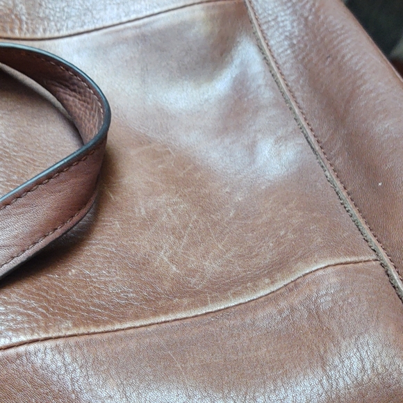 G.H. Bass & Co Brown Leather Crossbody Bag - Picture 5 of 12